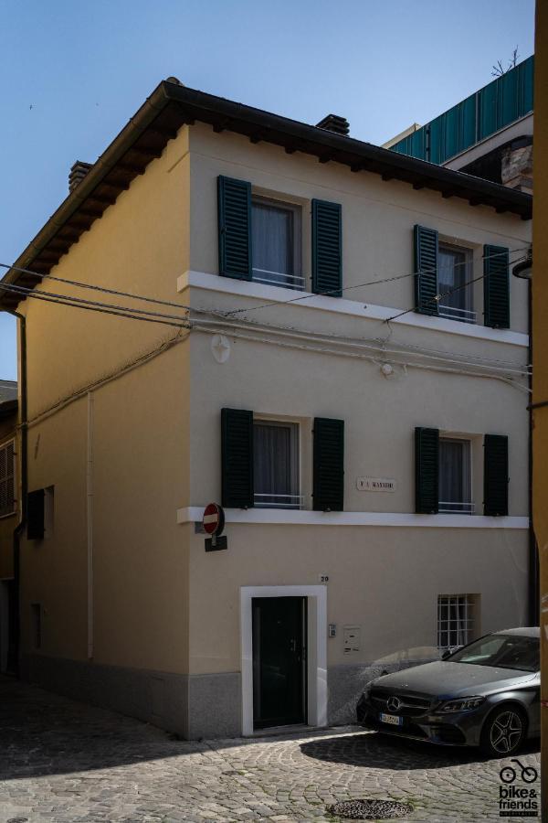 Bilocale Le Rondini Centralissimo Pesaro Exteriör bild