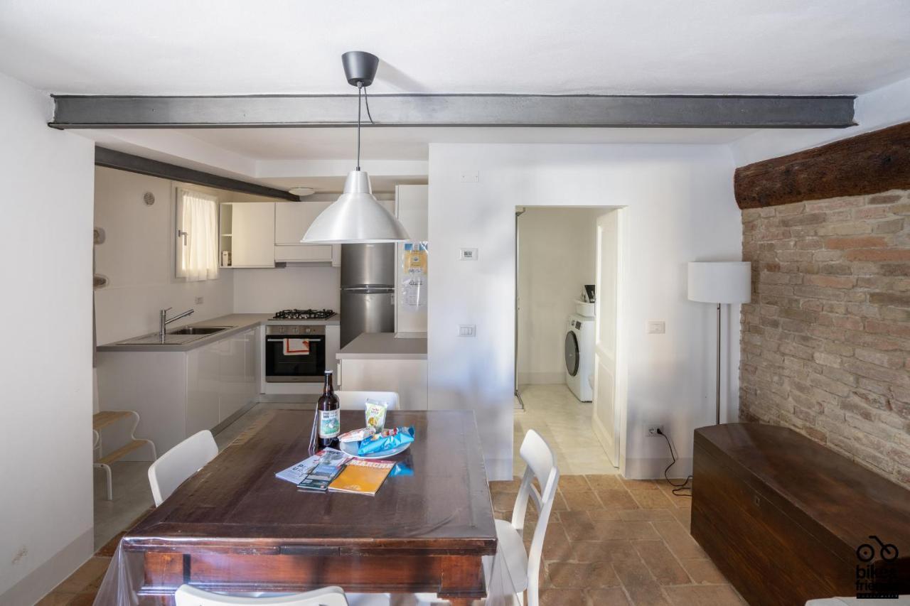 Bilocale Le Rondini Centralissimo Pesaro Exteriör bild